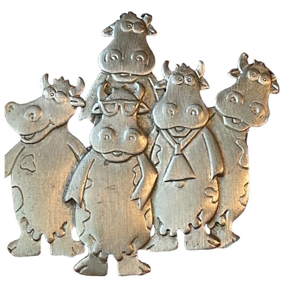 Vintage 1988 J.J. Pewter cow brooch.